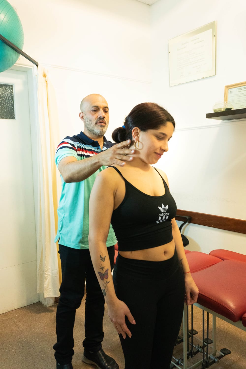 Sesión de Kinesiología en Centro Kineos